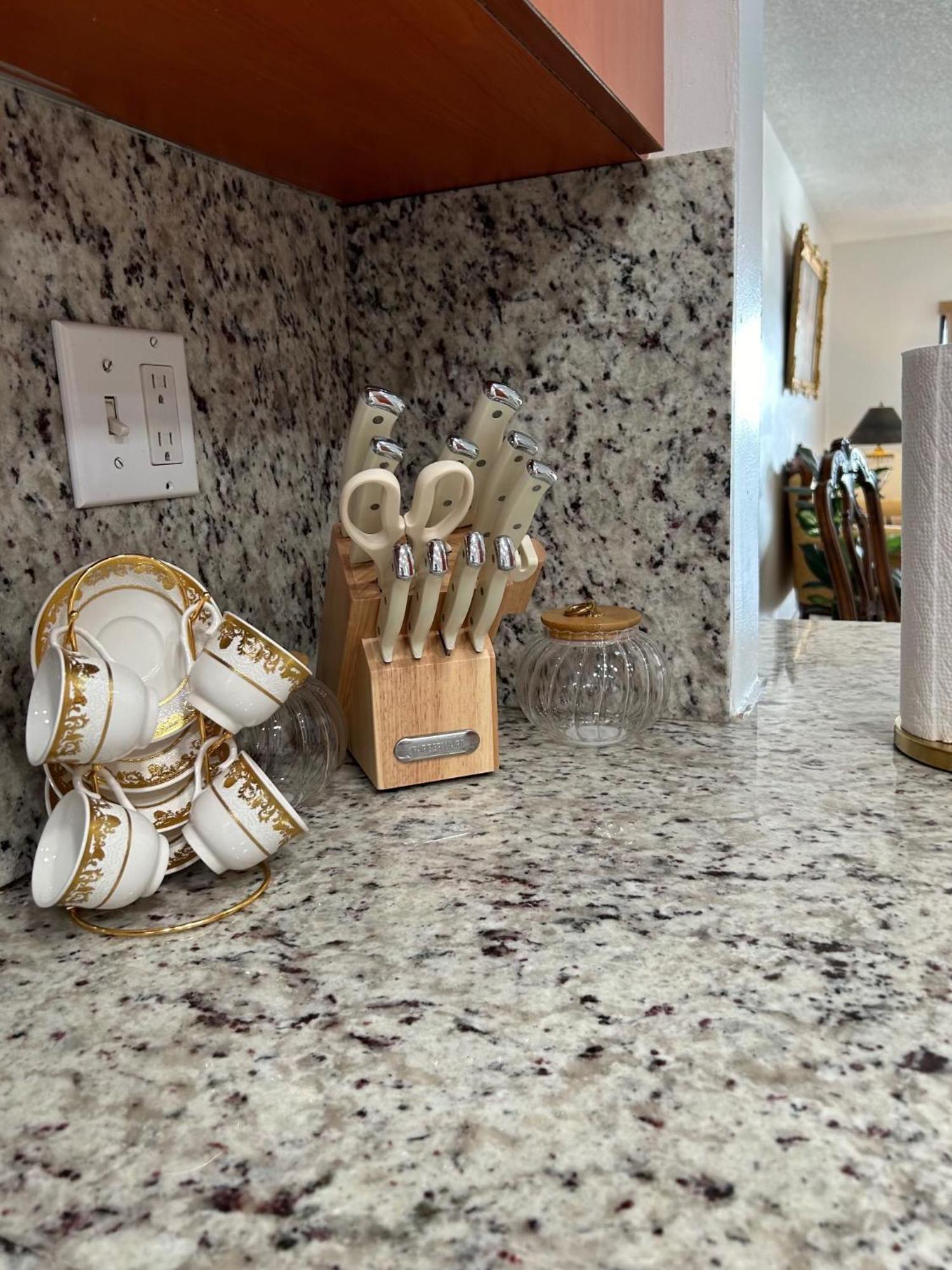 Beautiful Apartment With Very Elegant Colonial Decoration Tamiami Экстерьер фото